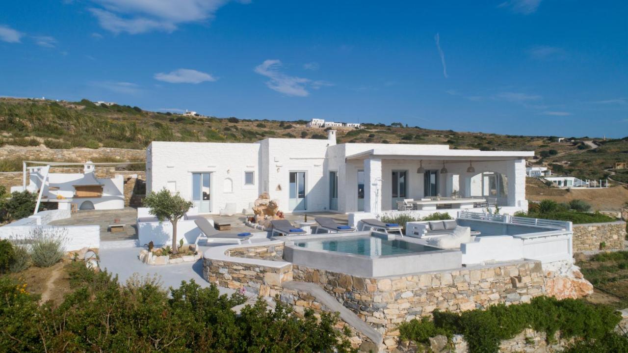 Nisides Villa *