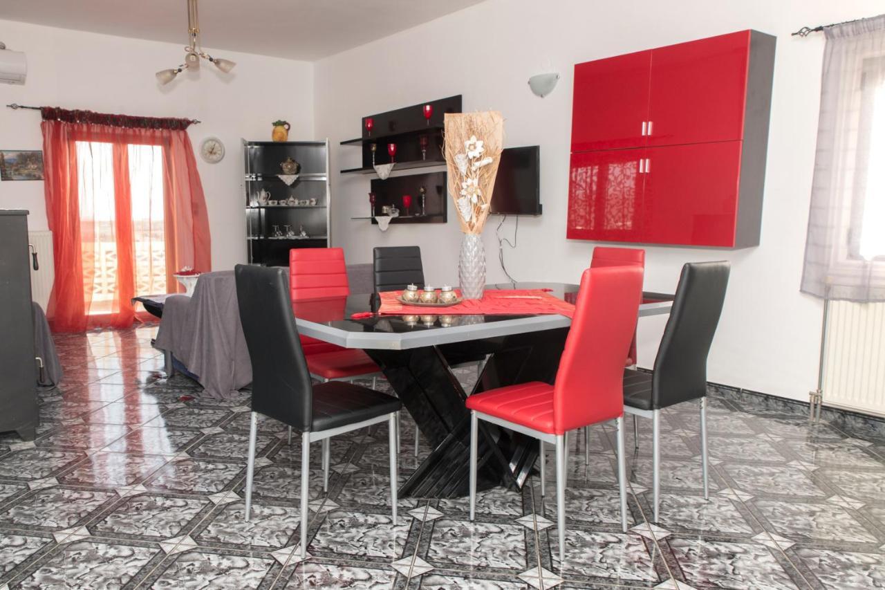 Arena's Place Apartment