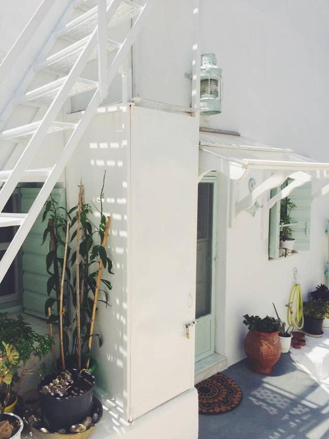The Oceanographer's Home, A Chora Hideaway *
