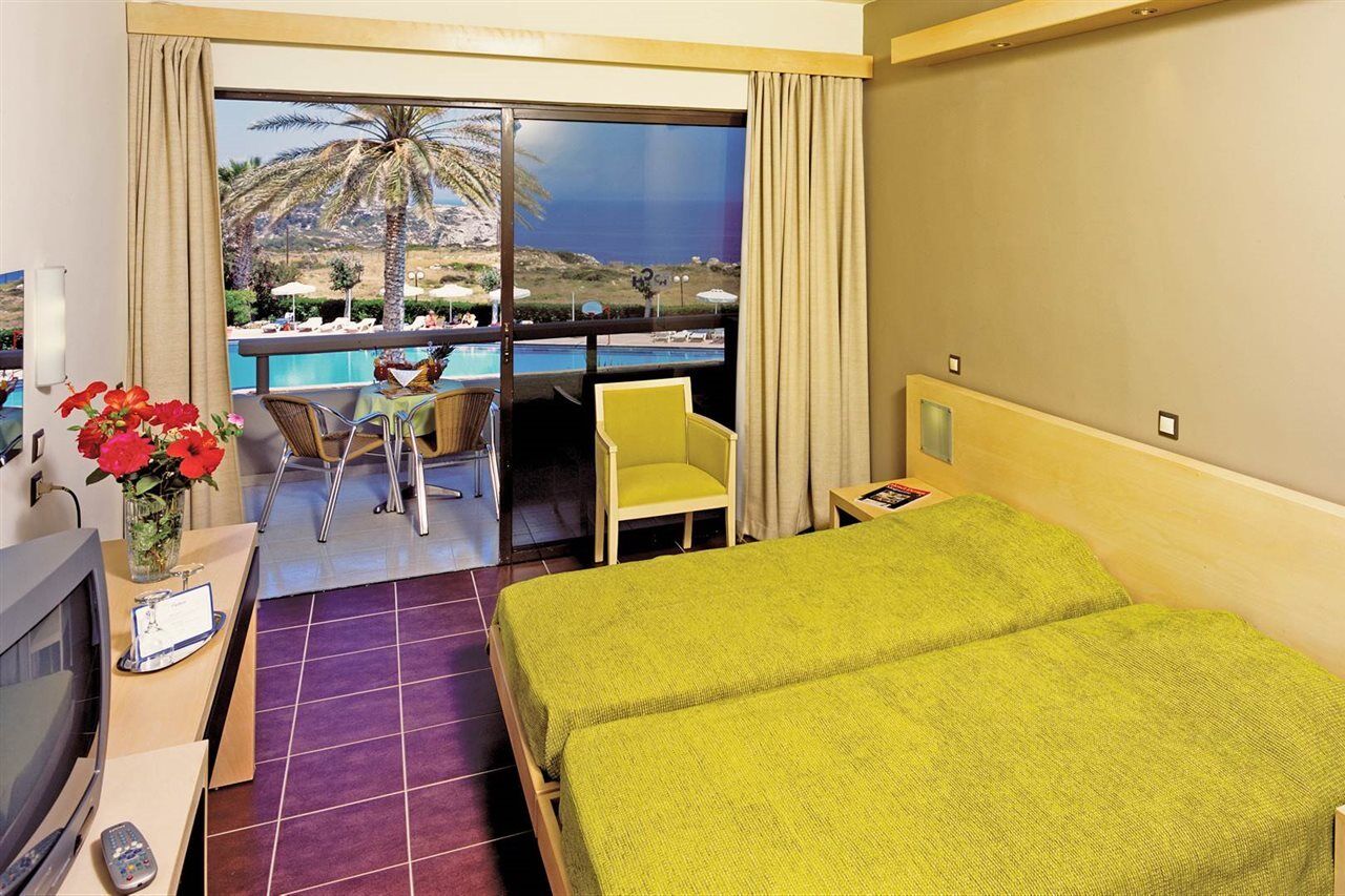 Cathrin Resort 4*
