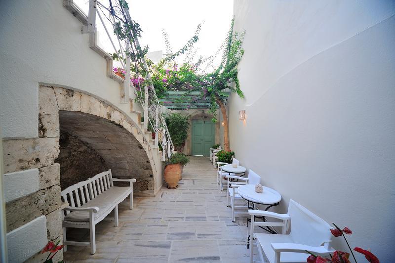Hotel Mythos Boutique 4*