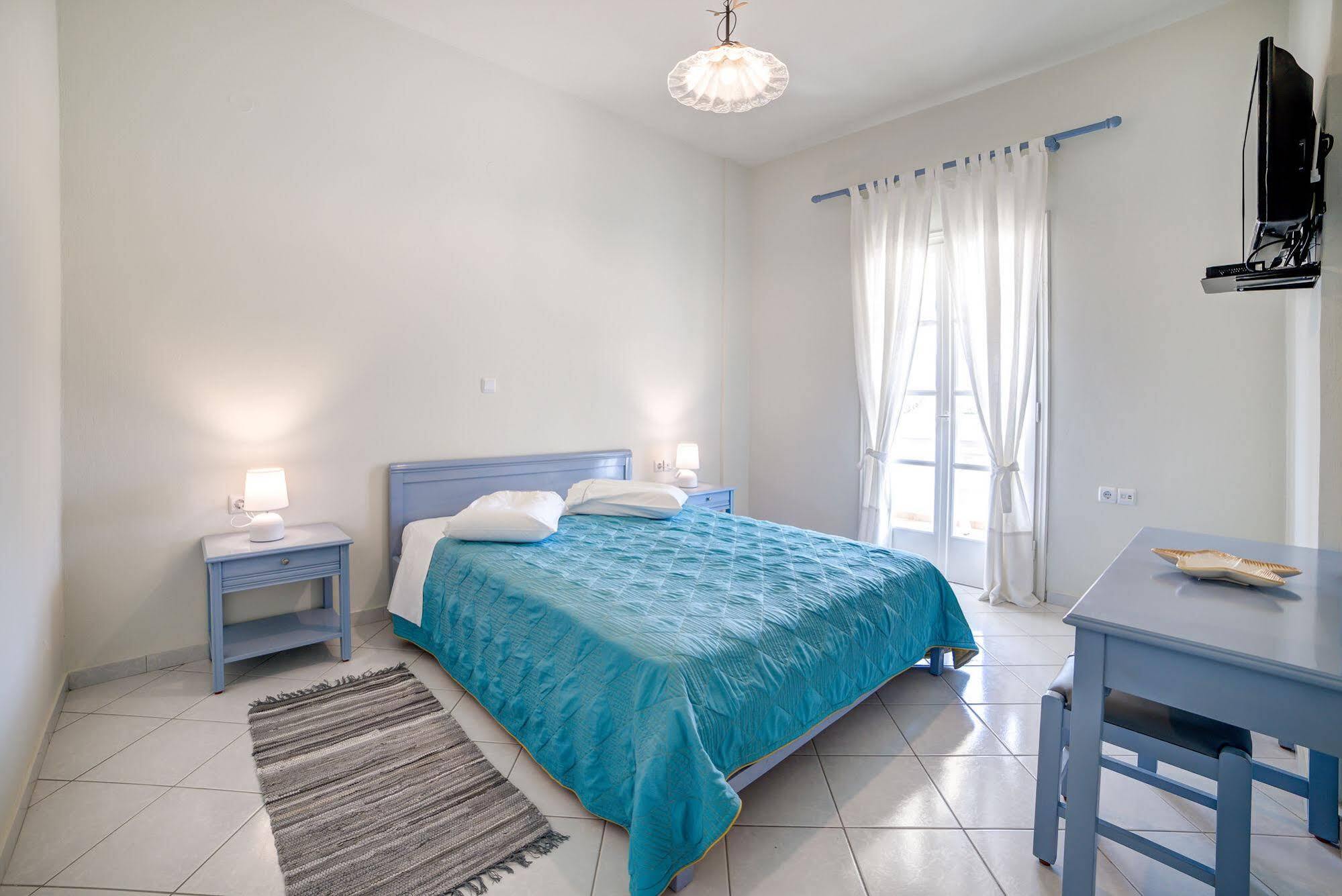 Apartment Monolithia Monolithos (Santorini)
