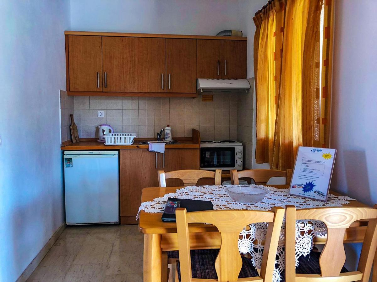 Tria Adelphia Arillas (Corfu)