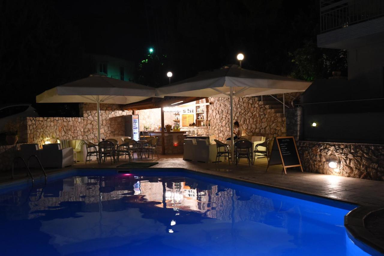 Aparthotel Viaros 3*