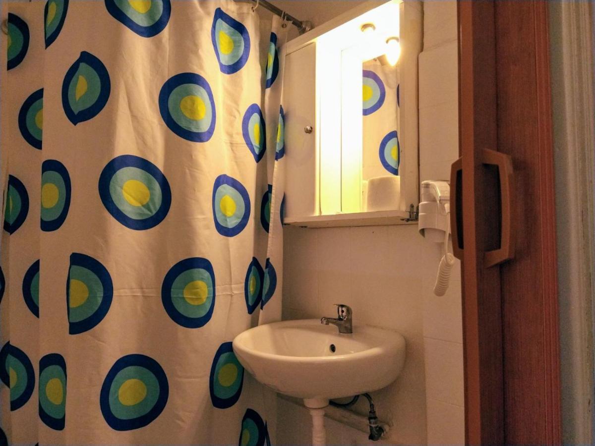 Delfini Hotel Piraeus