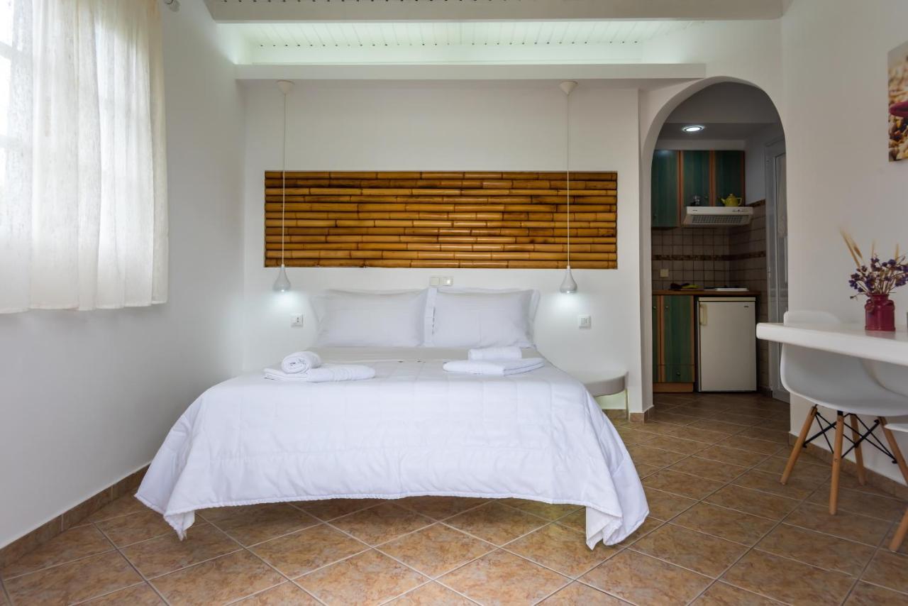 Orizontes Boutique Studios Apartment Adamantas (Milos)