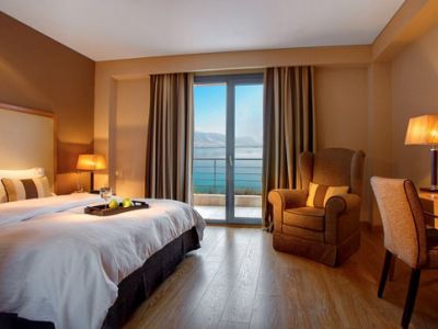 Limneon & Hotel 5*