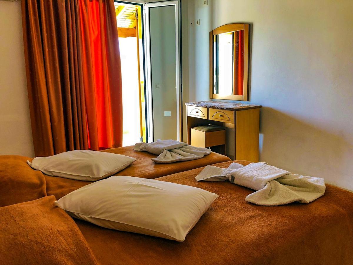 Aparthotel Tria Adelphia Arillas (Corfu)