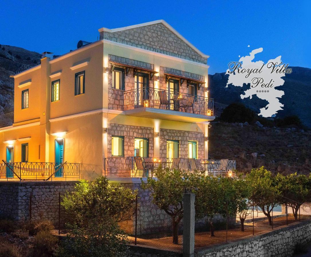 Royal Pedi Symi