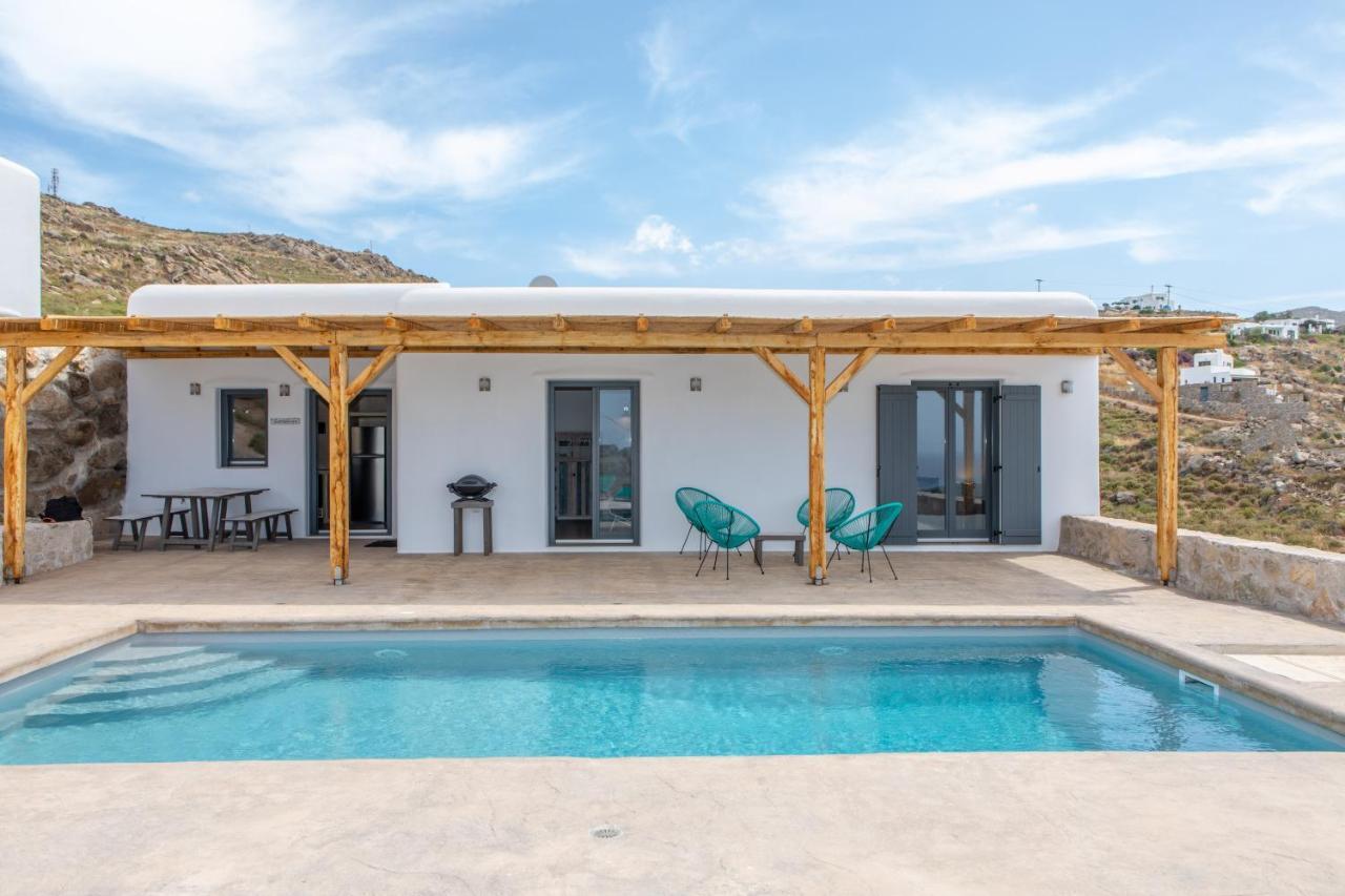 Mikri Villa *