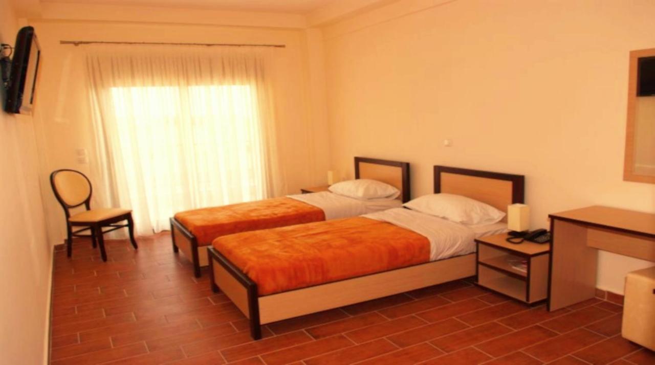 Victoria Hotel 3*