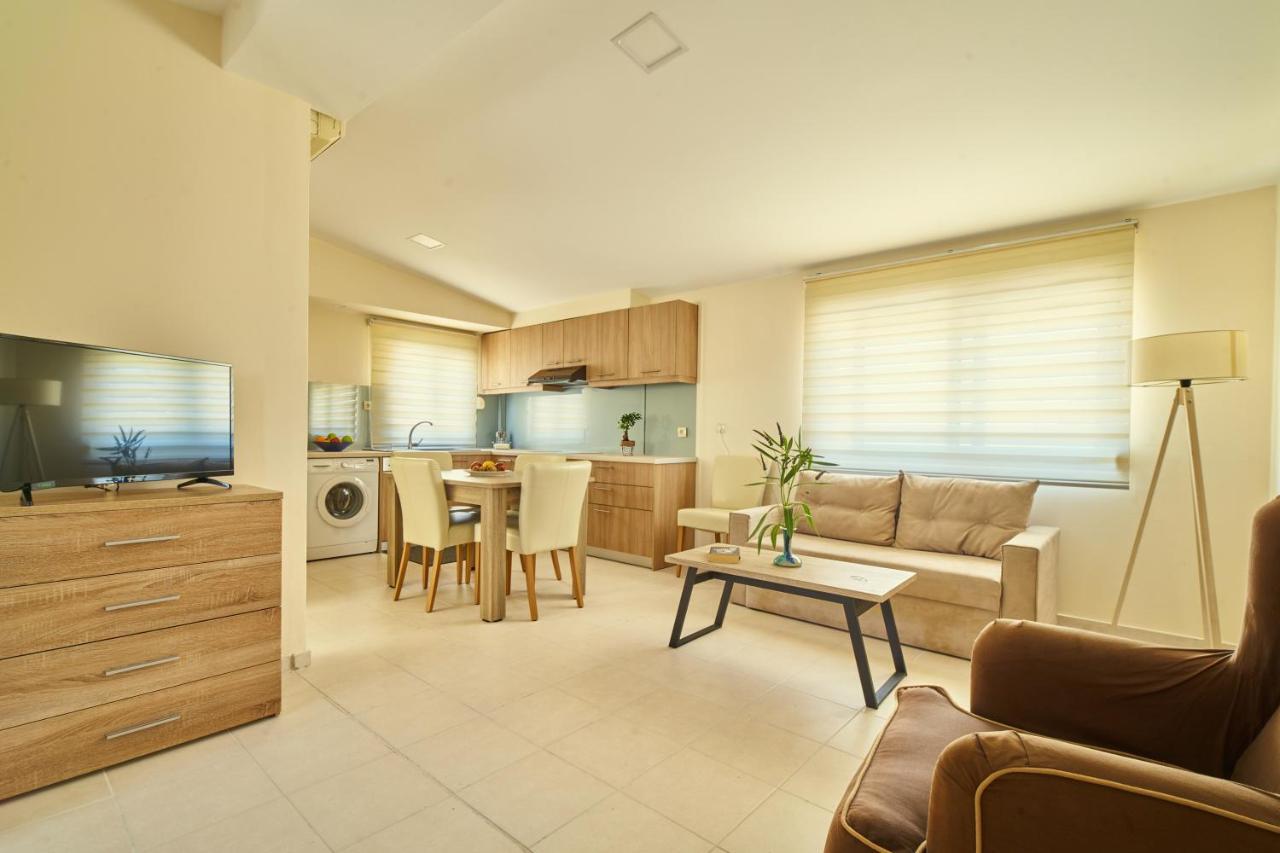 Veronica Aparthotel 3*