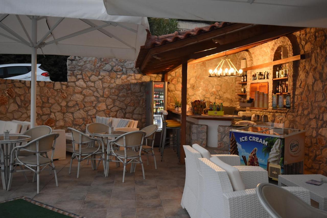 Aparthotel Viaros 3*