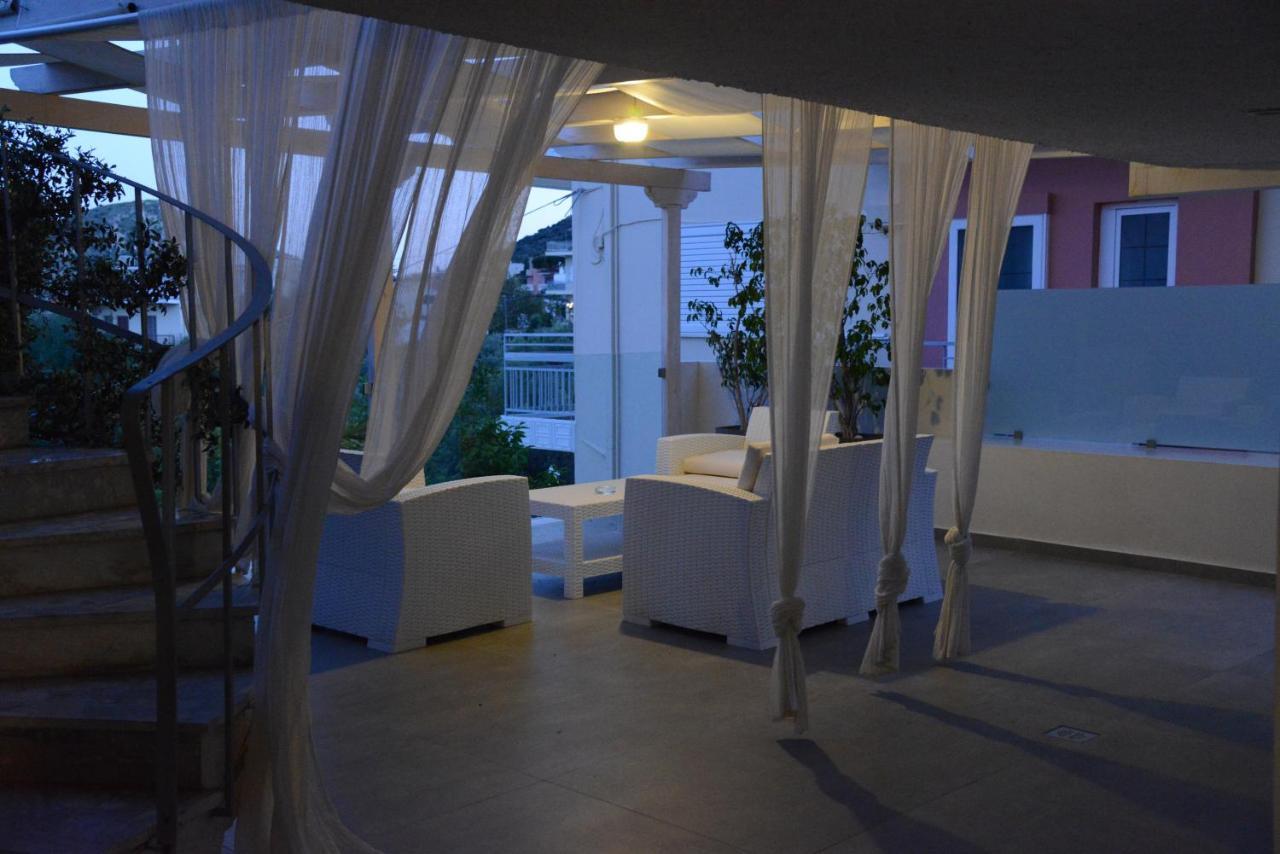 Viaros Aparthotel 3*