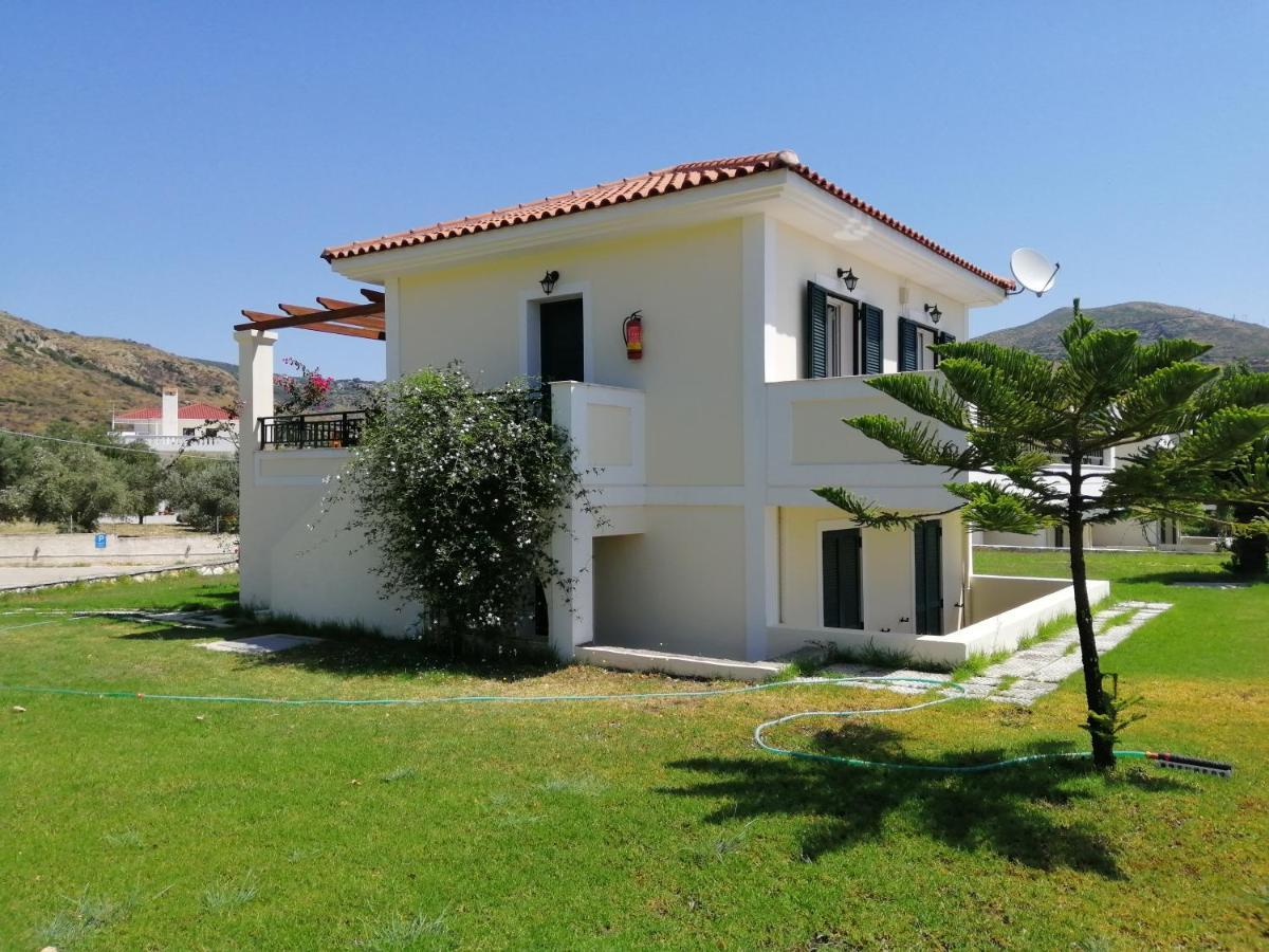 Captain's Villas * Katelios