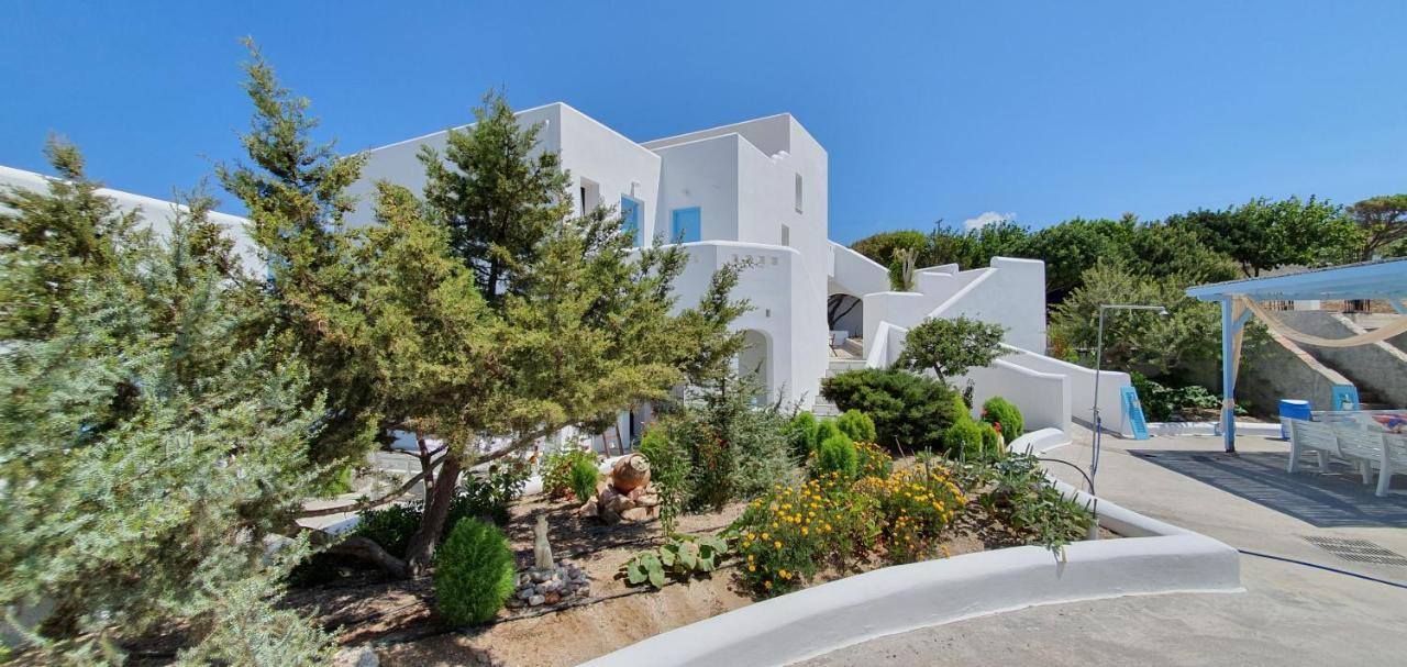 Sarakiniko Adamantas (Milos)