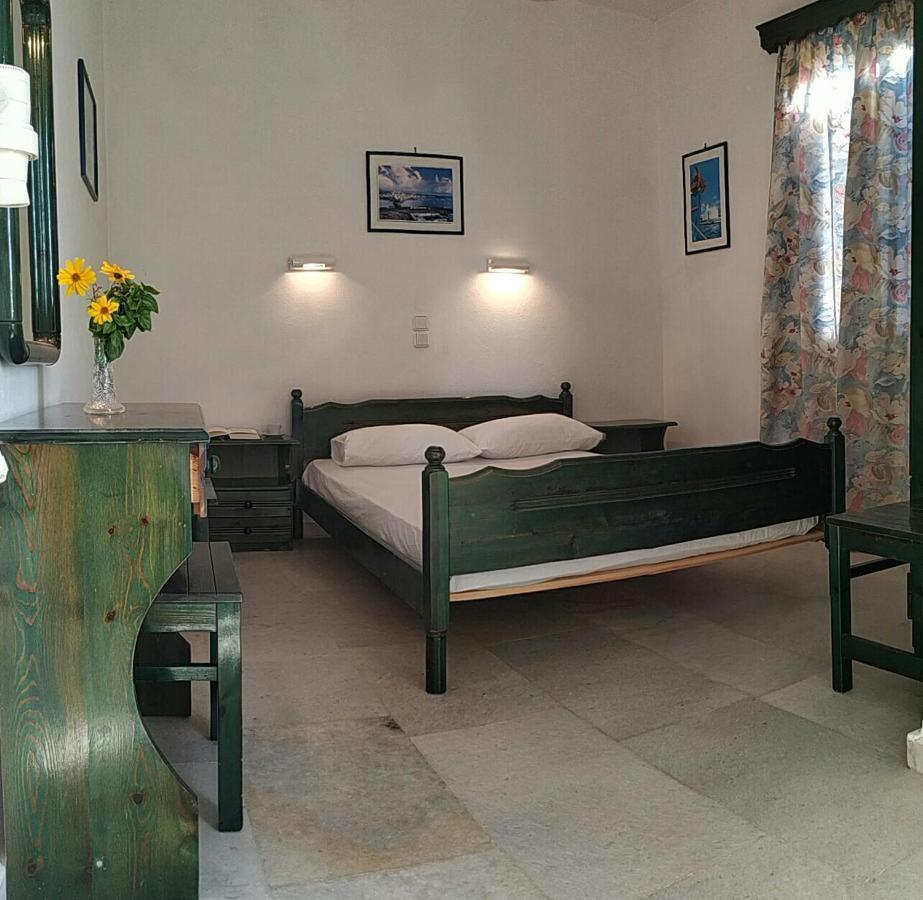 Chrisanthi Apartment *