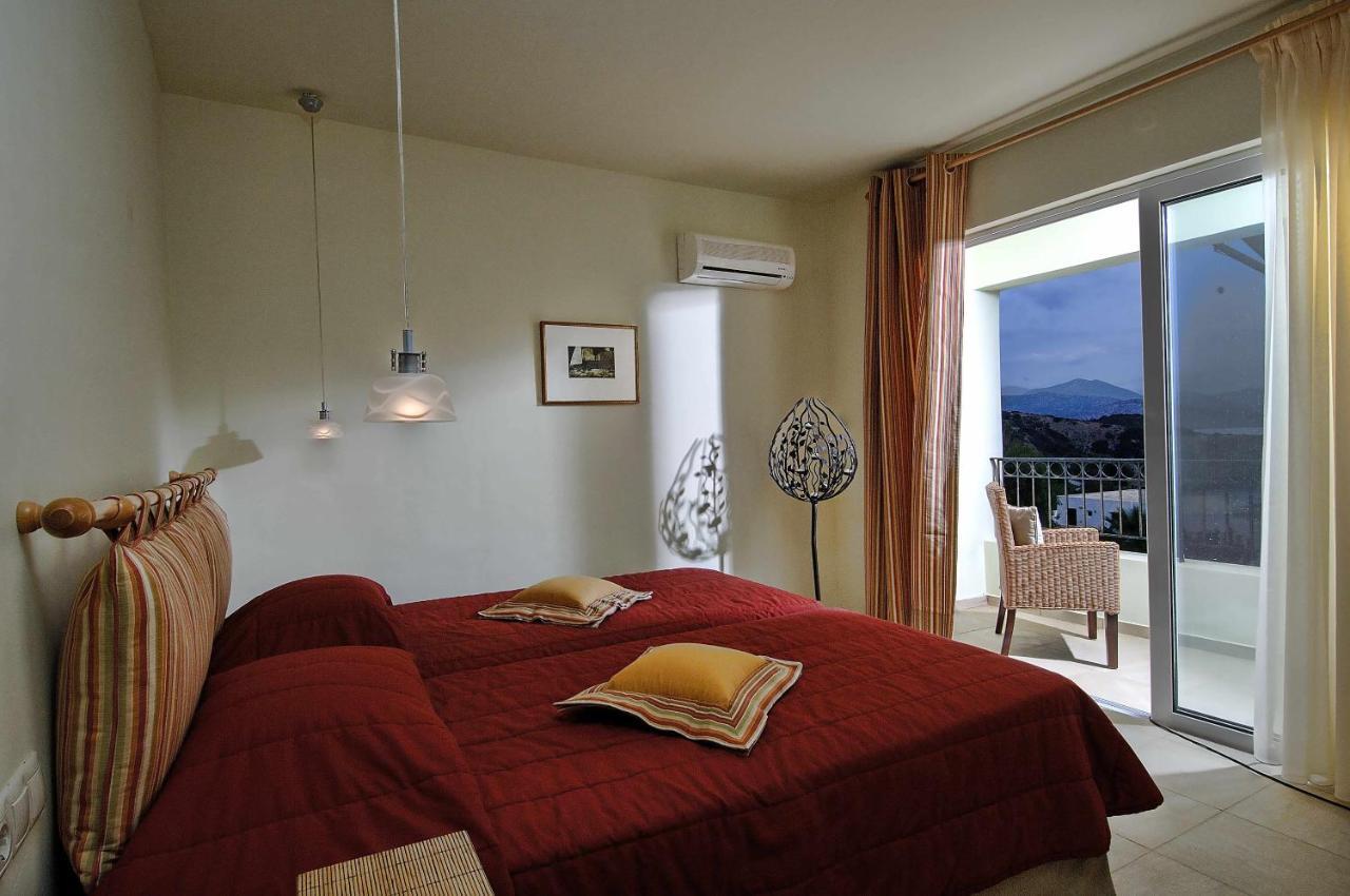 Spacious With Private Pool And Sea View, Just 150 Meters From The Sea Villa *