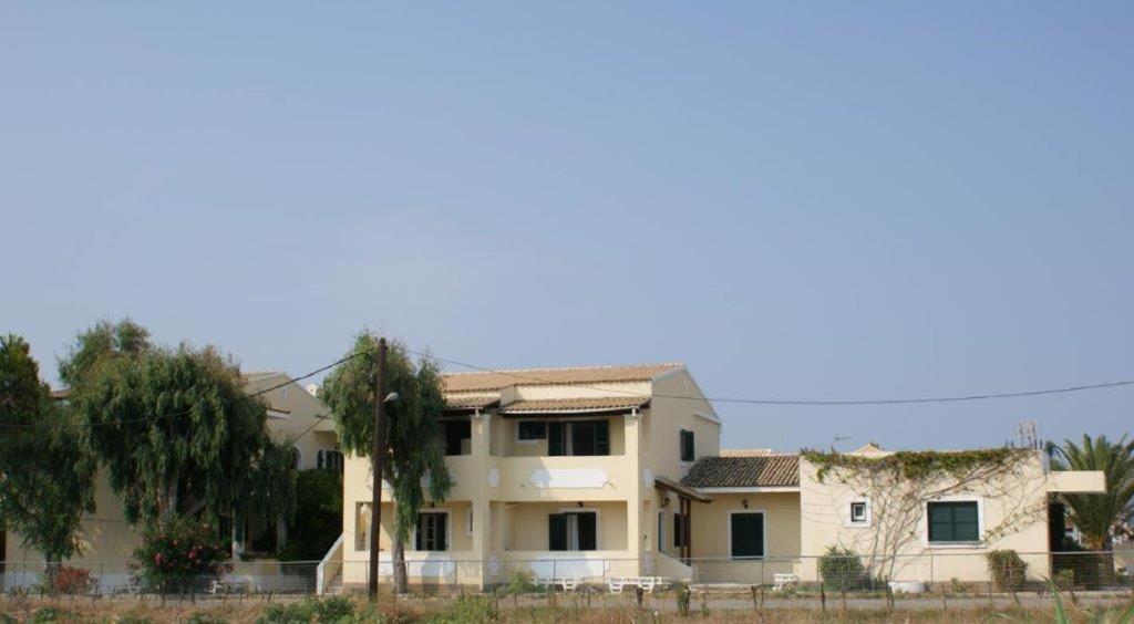 Front Salvanos 2*