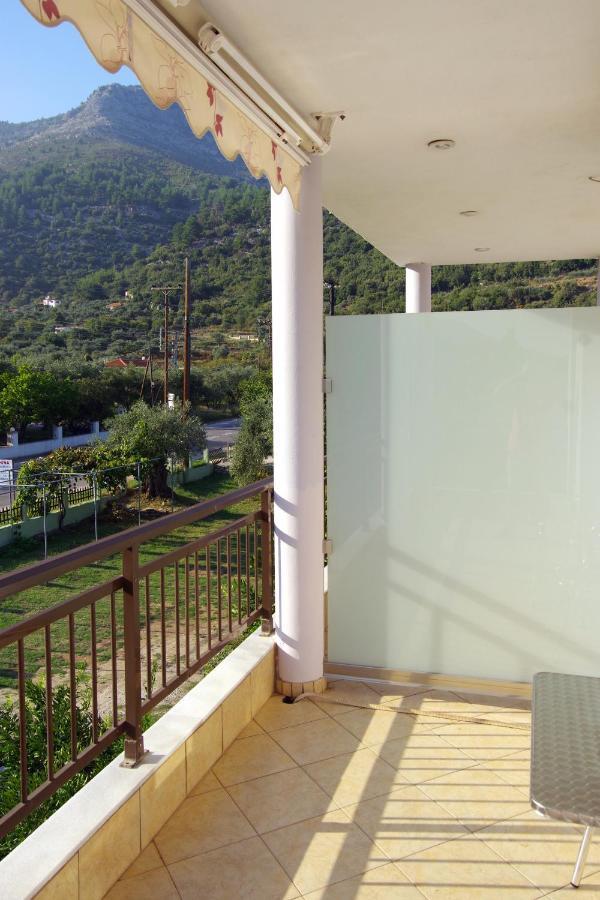 Athina Hotel Koinira