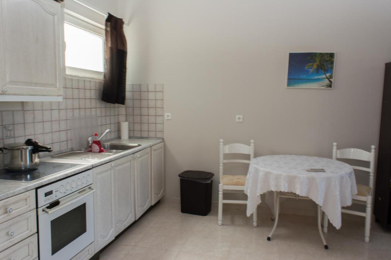 Doroufi Apartment *