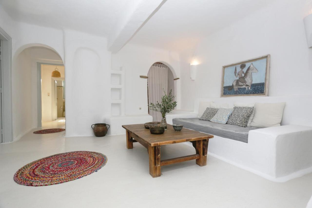 The House In The Field Villa *