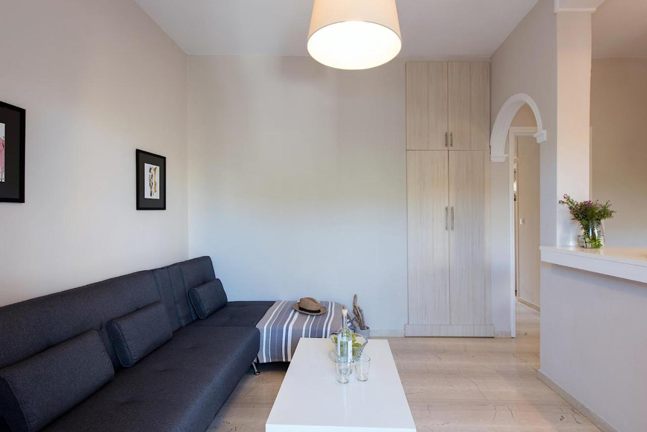 Kokoros Apartment *
