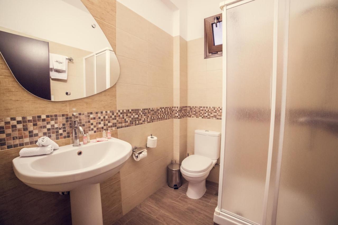 Hotel Paroraia Angistron