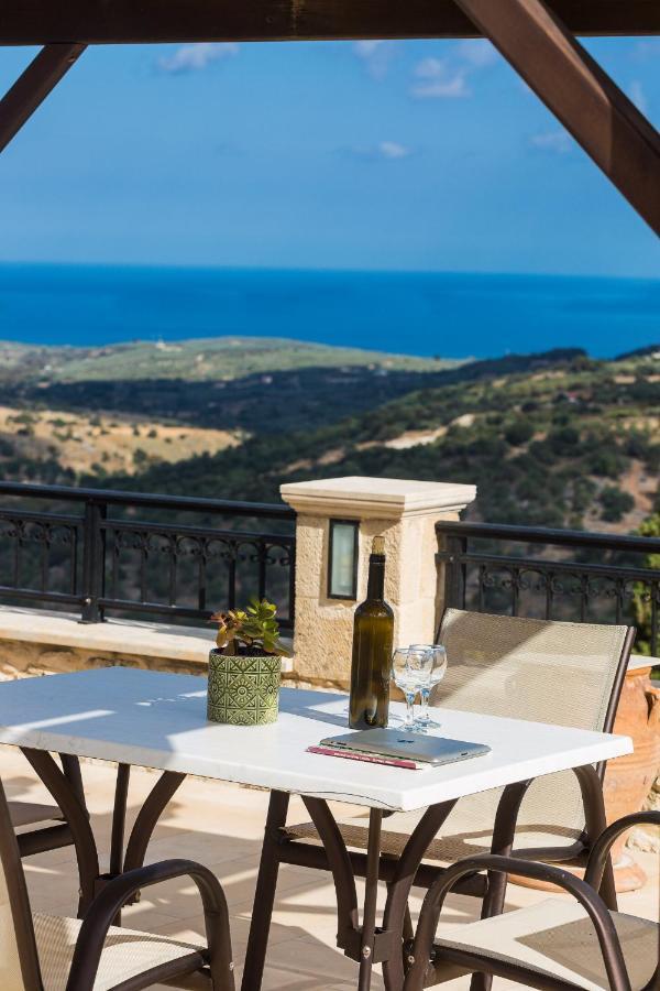Enastron Country house