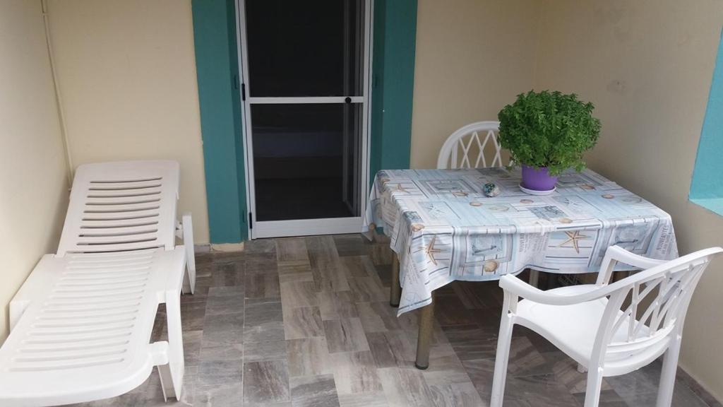 Ilias Sevasti Aparthotel