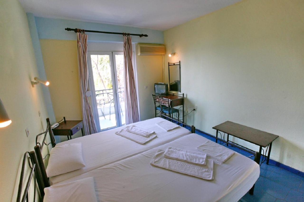 Pebble Aparthotel 2*