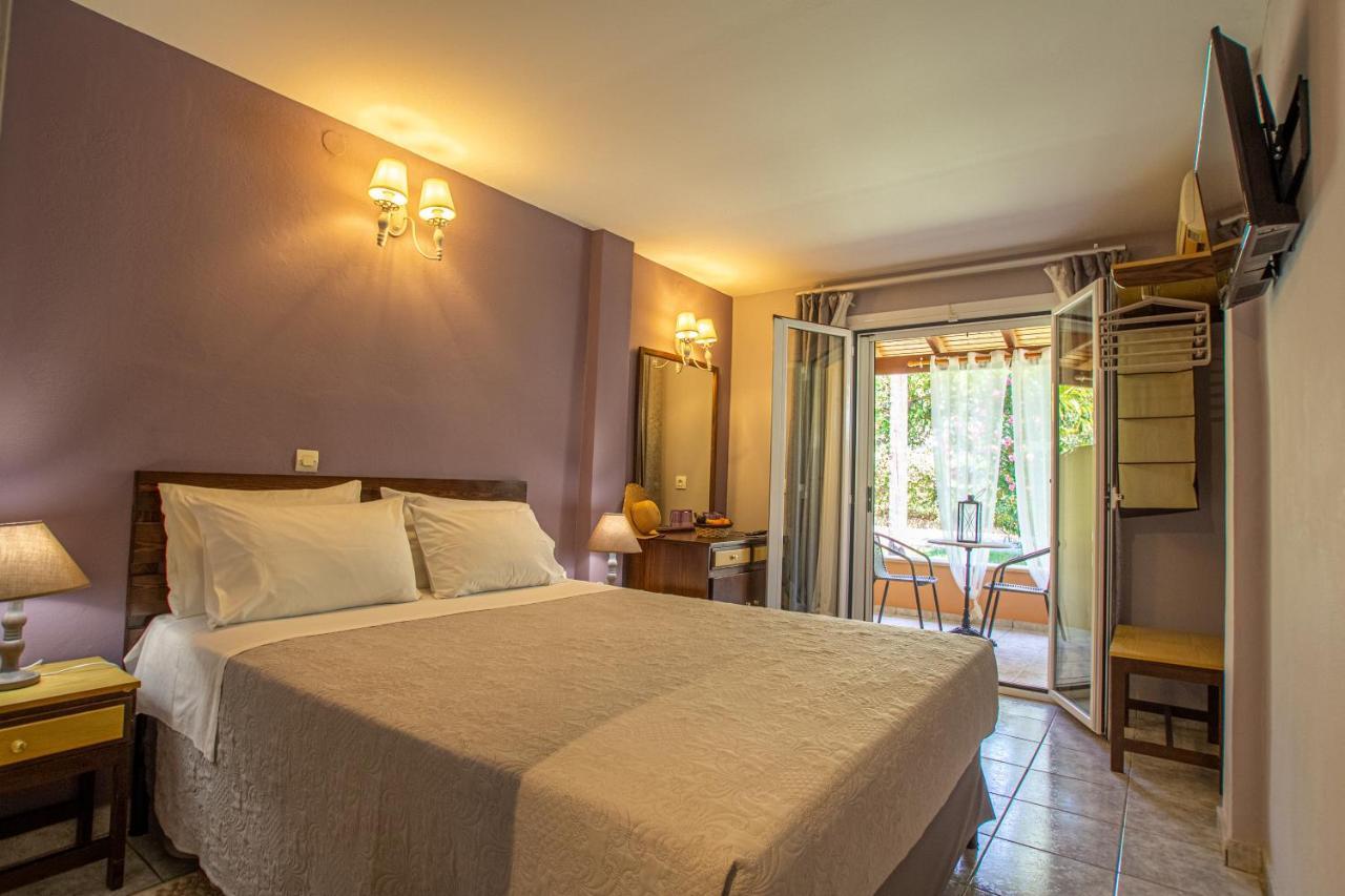 Tellis Bed & Breakfast 2*