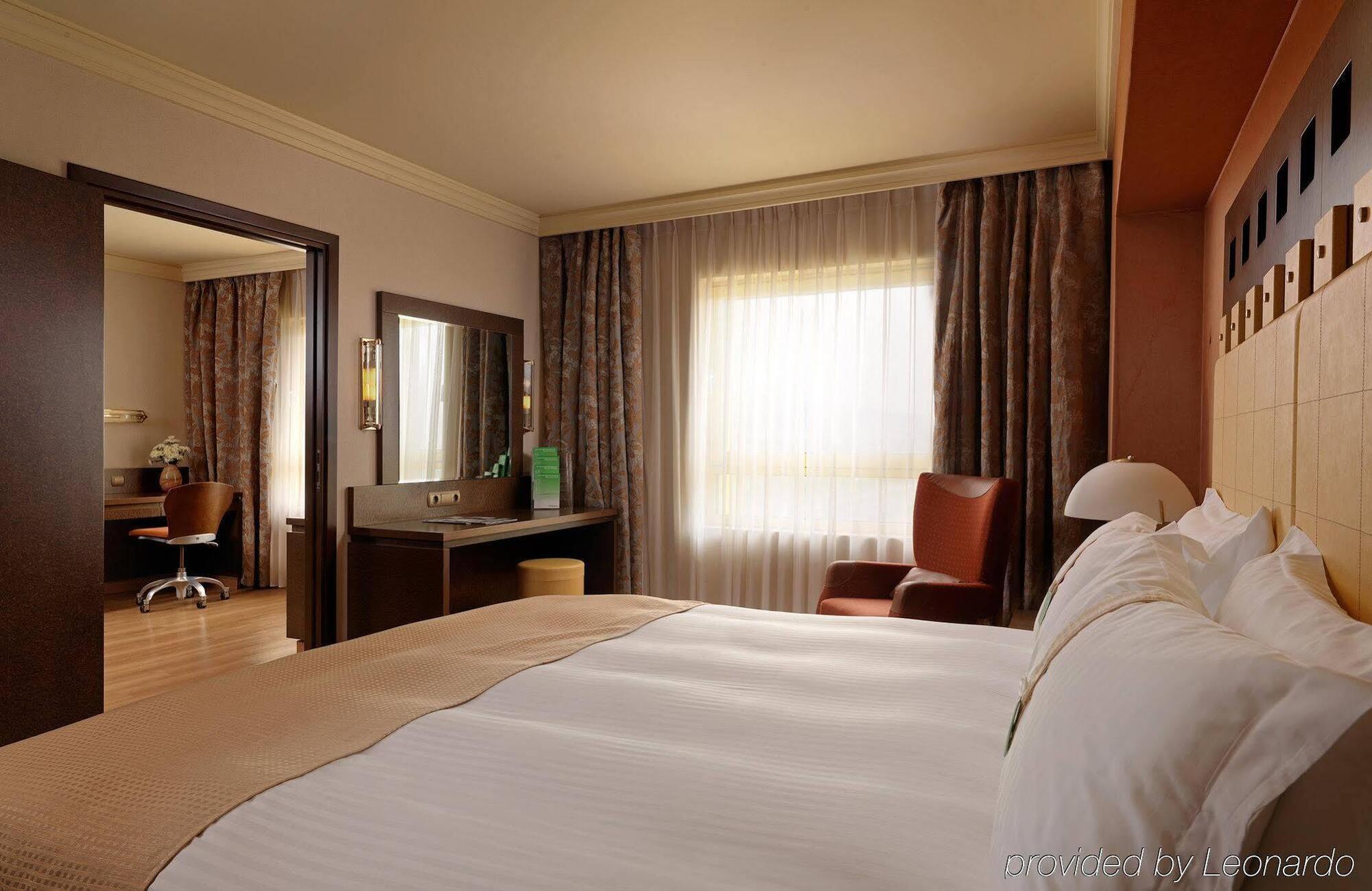 Attica Av, Airport W. By Ihg Hotel Athens