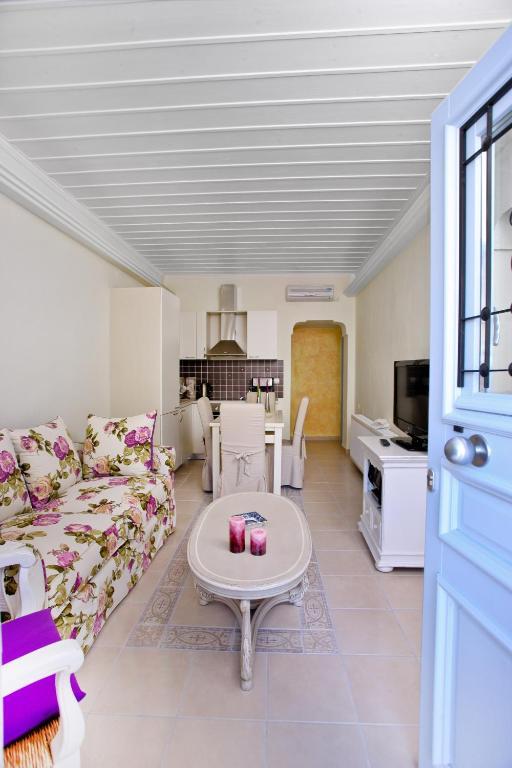 Aegean Diamonds Boutique Villa *