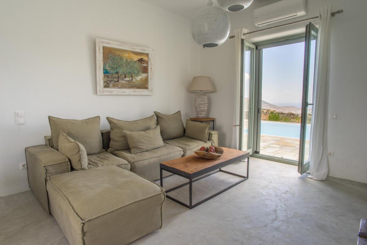Joy With Private Pool, Close To Naoussa Kostos