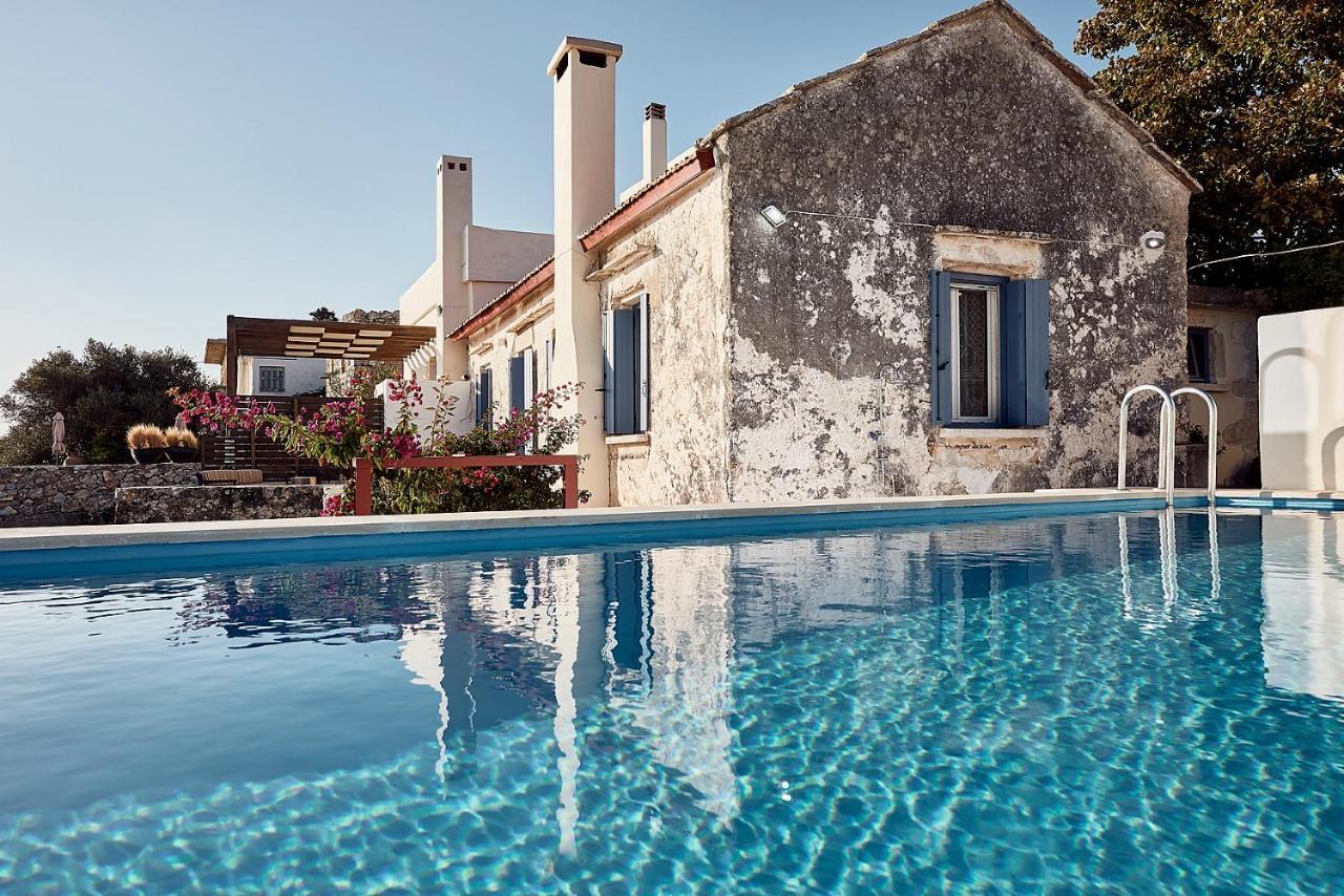Philyra Villa *