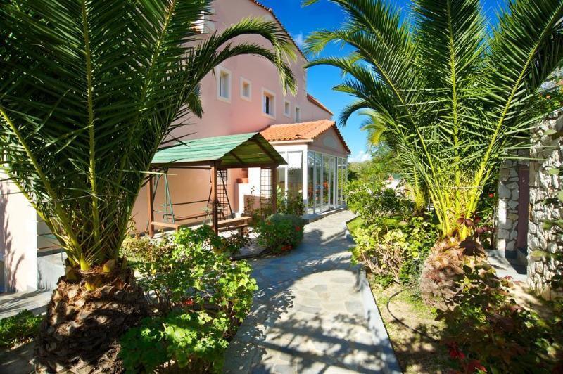 Hotel Nostos Mousata