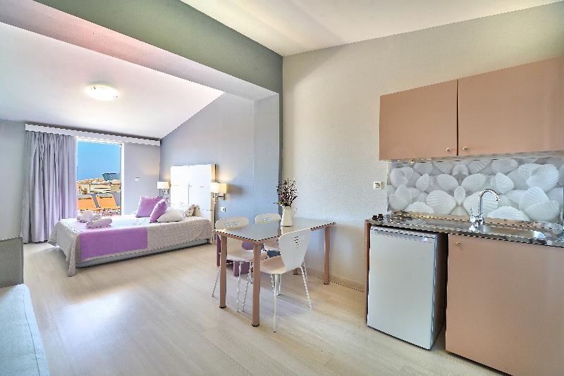 Hotel Sunrise Village