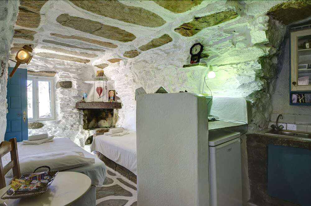 Aparthotel Cavo Perlevos Studios 3*