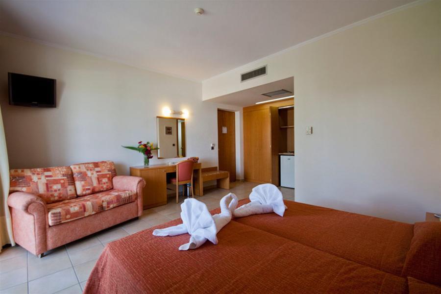 Hotel Tigaki Beach Hotel 4*