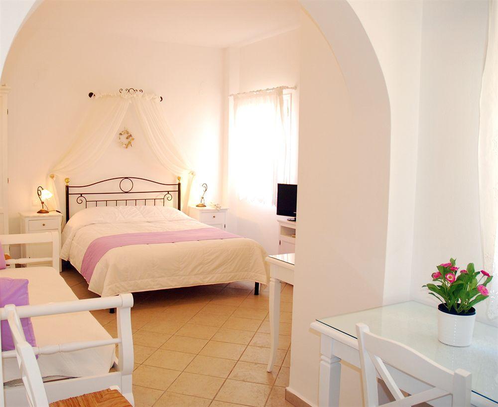 Reverie Santorini Aparthotel