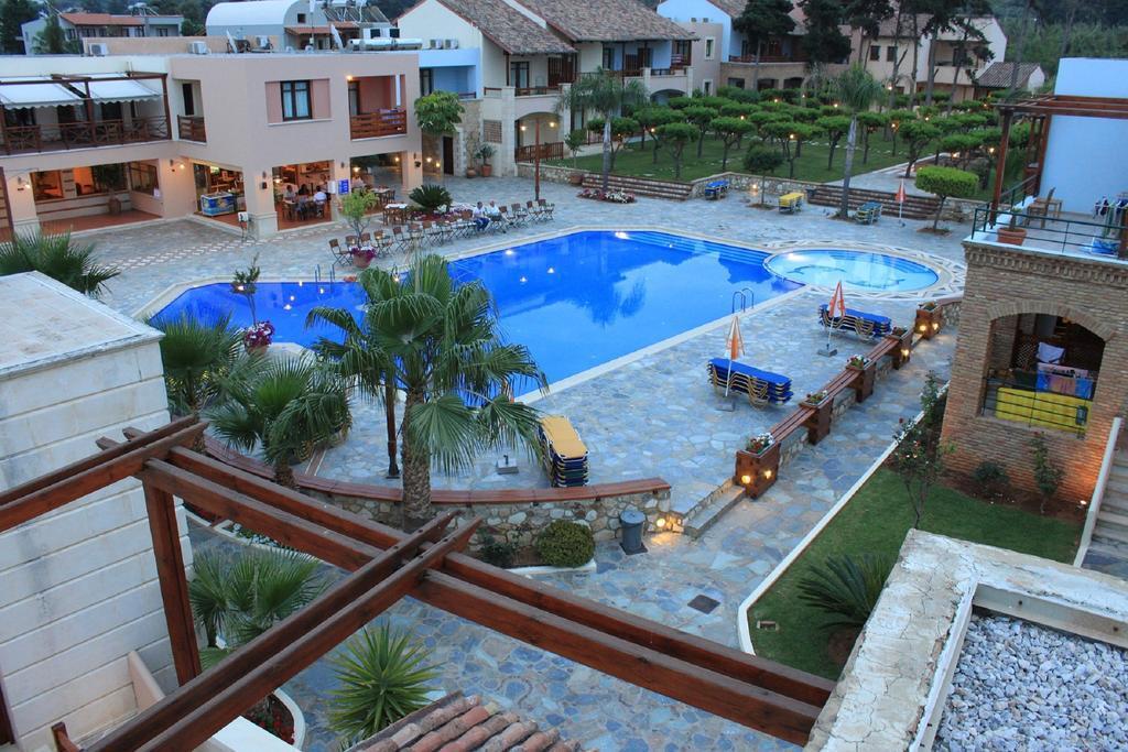 Aparthotel Omega Platanias
