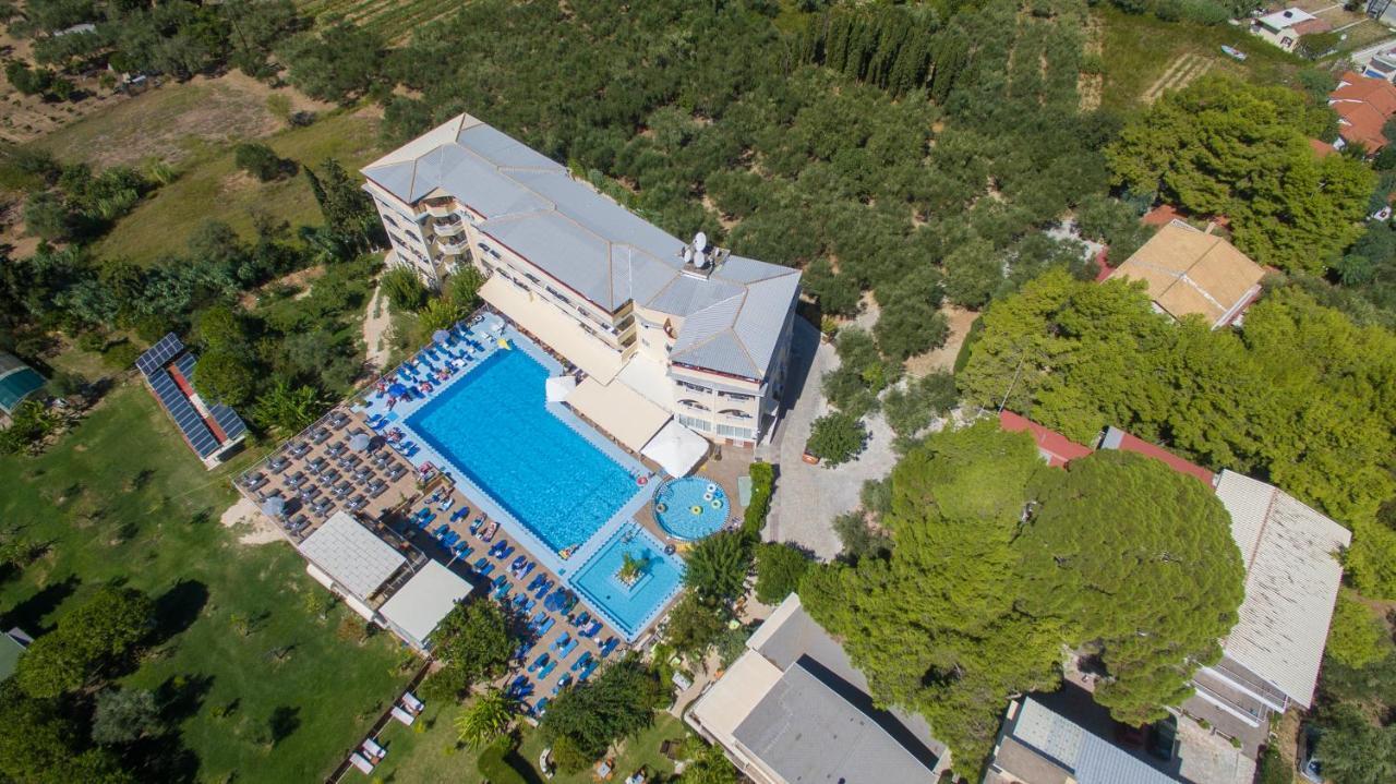 Koukounaria & Hotel