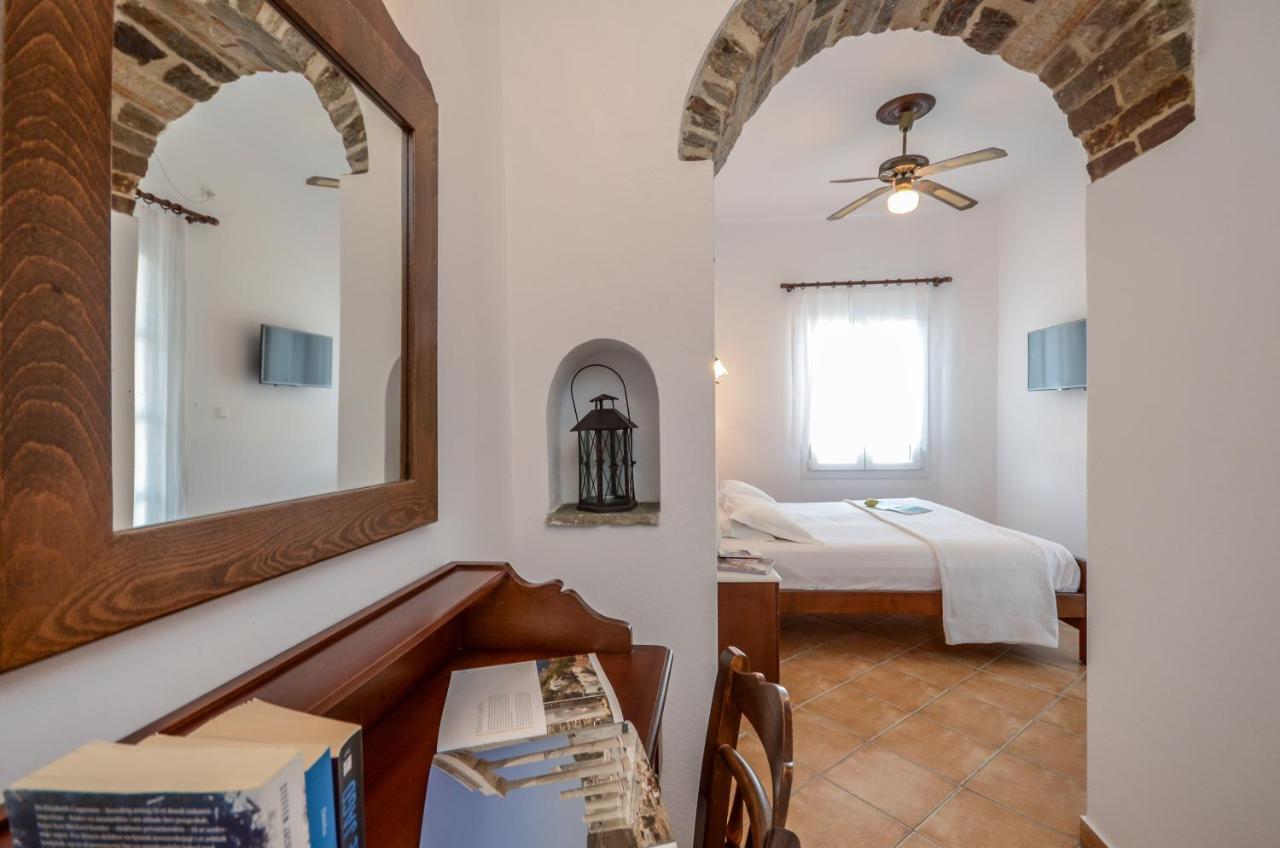 Hotel Anixis Naxos City