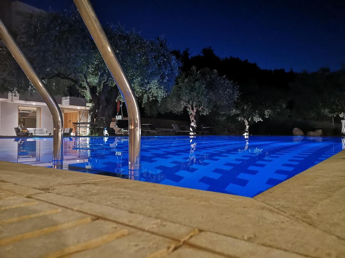 Ipsario Garden Apartment *