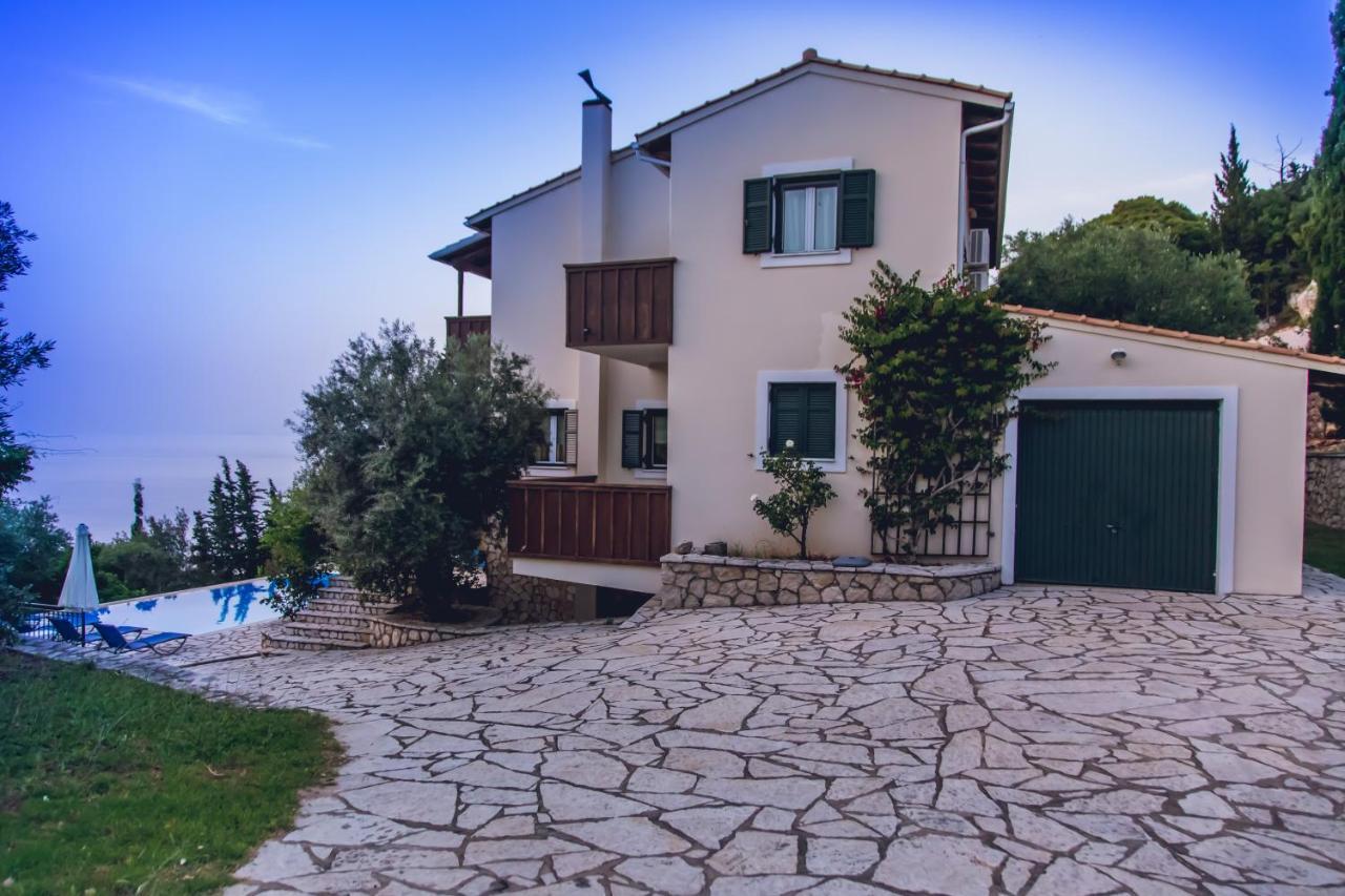 Niriis * Agios Nikitas