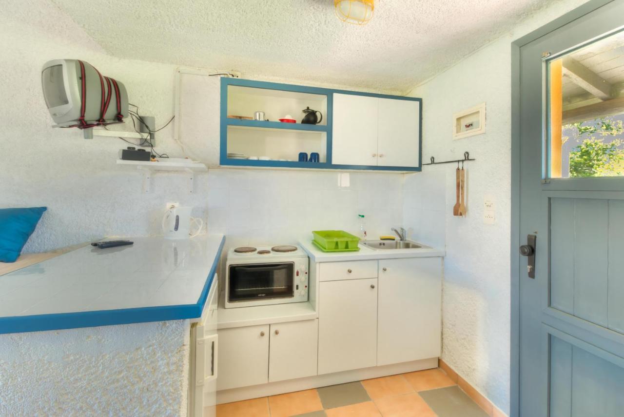 Lefkes Apartment