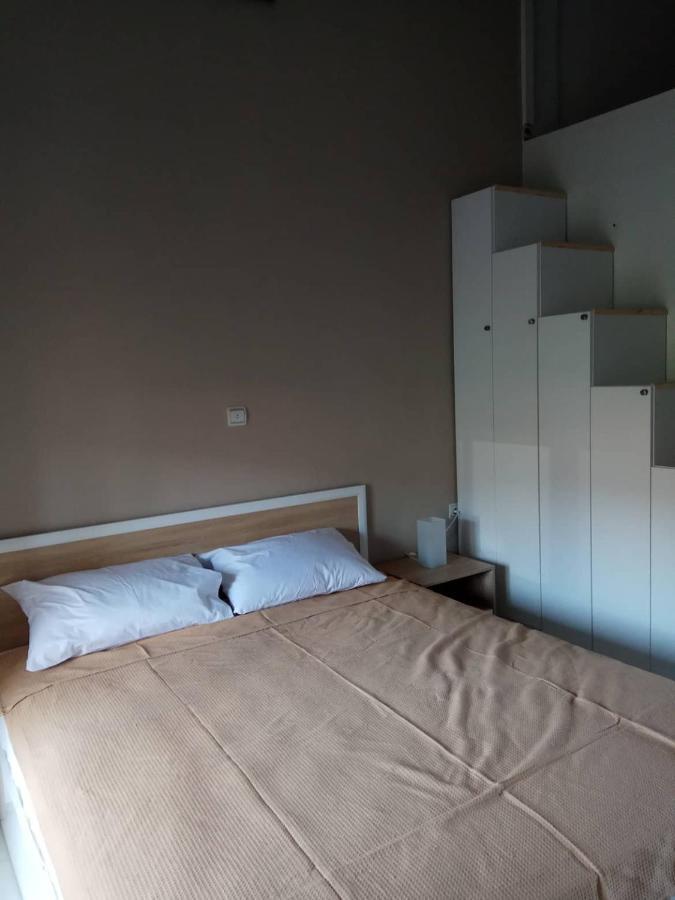 Ear Apartment