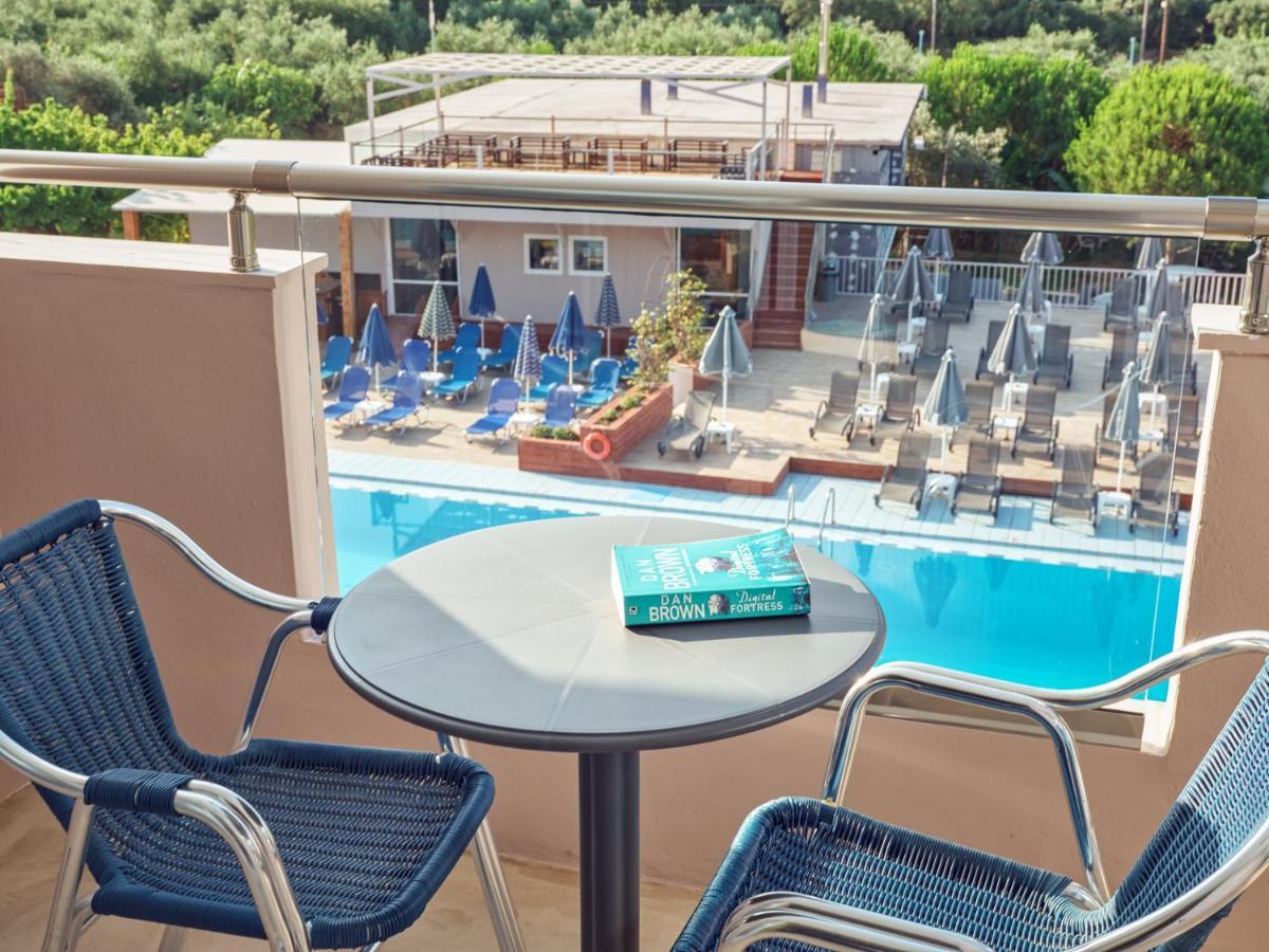 Koukounaria & Hotel 4*