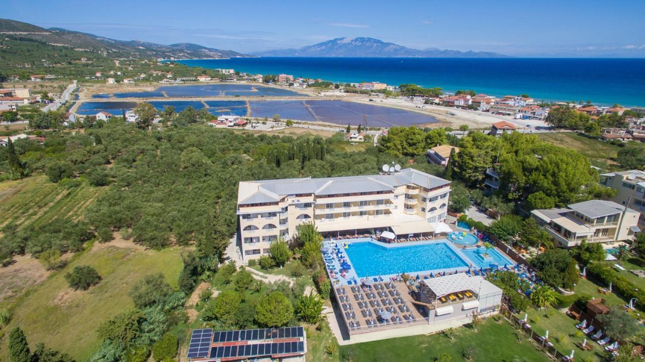 Hotel Koukounaria & 4*